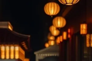 《七月的便利店》封面：深夜便利店的冷柜灯光